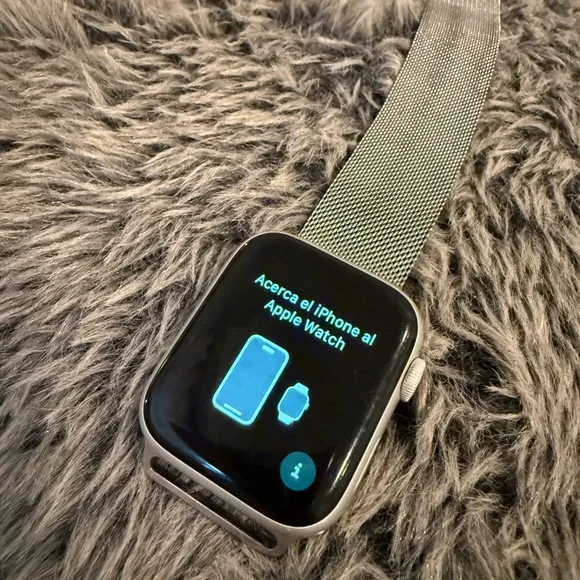 Apple Watch Series 44 mm Silver aluminium Model A2093 with